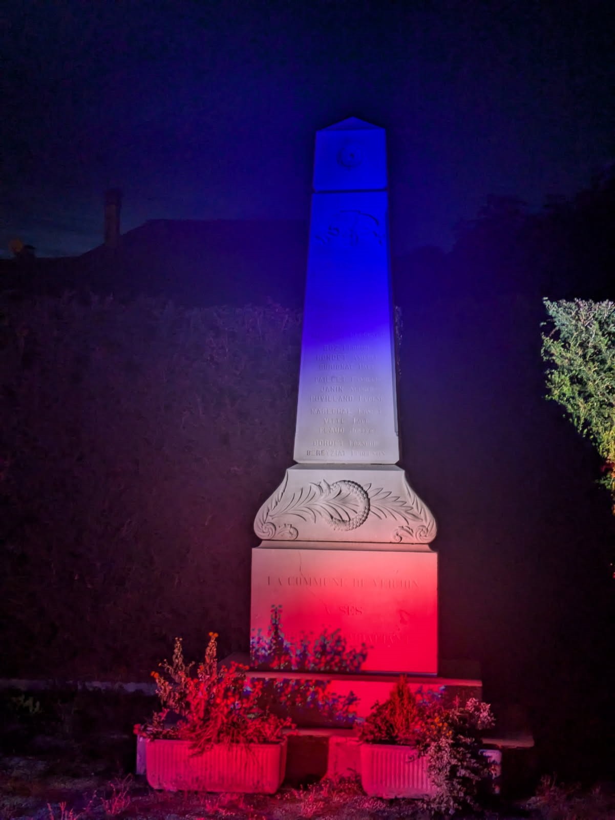 Eclairage d'une église et un monument